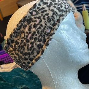 Hat fleece leopard skin vtg Machine washable Unisex